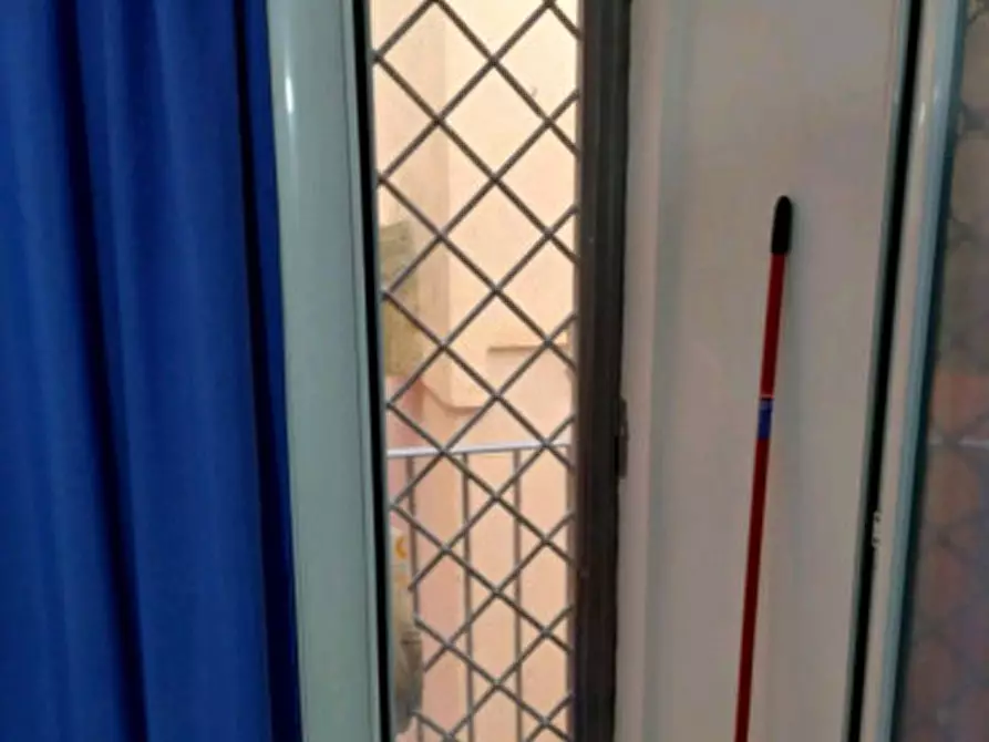 Immagine 3 di Appartamento in affitto  in Piazza Giovanni Bovio a Napoli