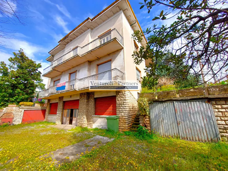 Immagine 2 di Villa in vendita  in Viale delle Rimembranze a Castenedolo