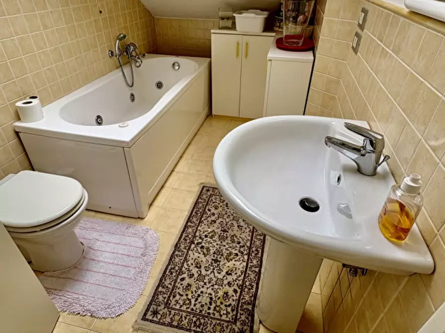 Immagine 9 di Appartamento in vendita  in via monta' a Padova