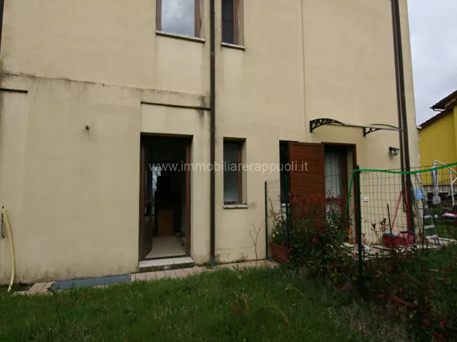 Immagine 11 di Villetta a schiera in vendita  a Rapolano Terme