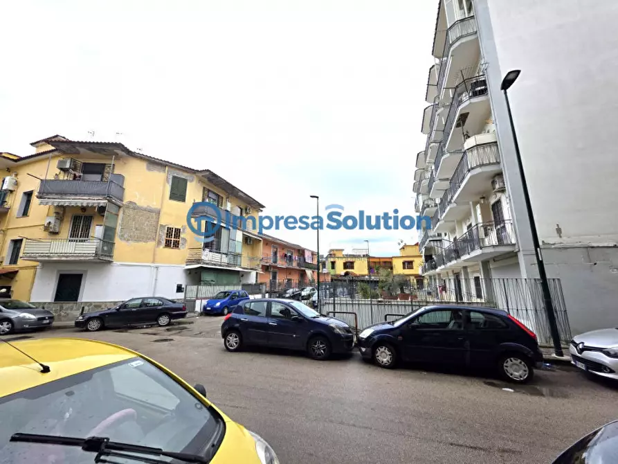Immagine 1 di Negozio in affitto  in Via Federico II a Napoli