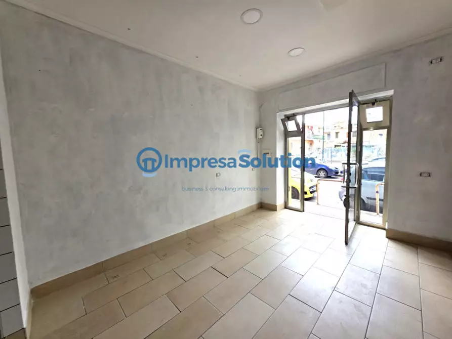 Immagine 7 di Negozio in affitto  in Via Federico II a Napoli