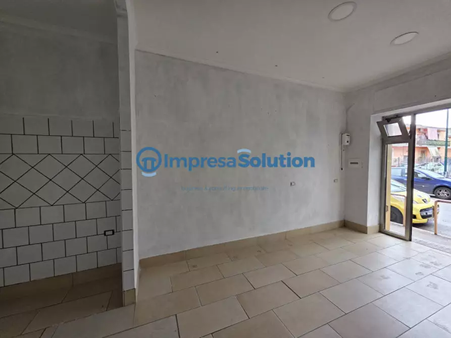 Immagine 9 di Negozio in affitto  in Via Federico II a Napoli