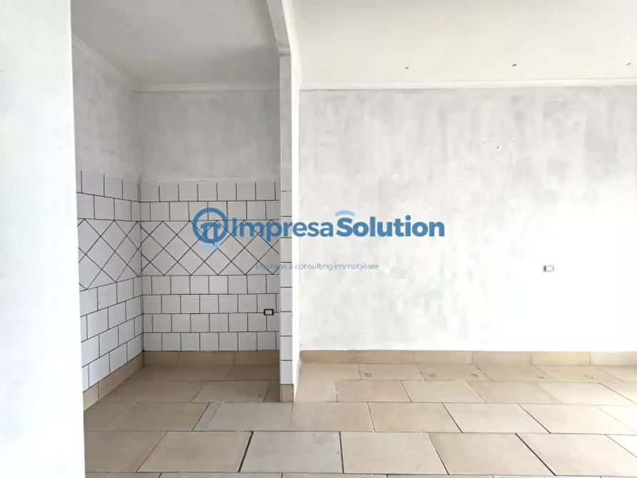 Immagine 10 di Negozio in affitto  in Via Federico II a Napoli