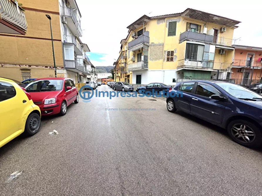 Immagine 3 di Negozio in affitto  in Via Federico II a Napoli