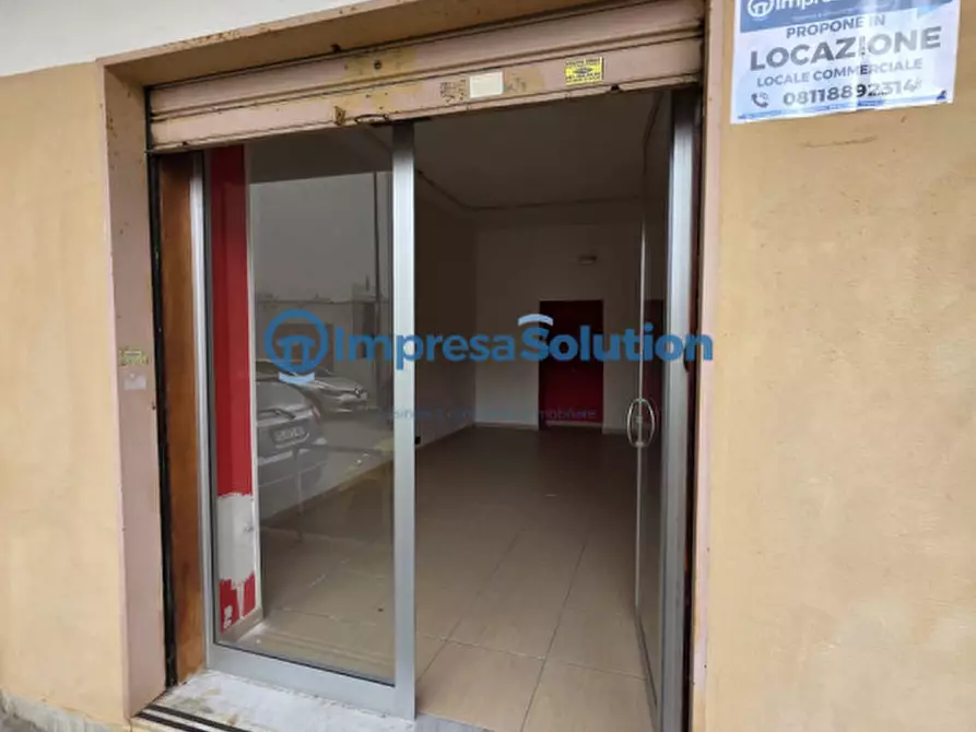 Immagine 5 di Negozio in affitto  in Via Federico II a Napoli