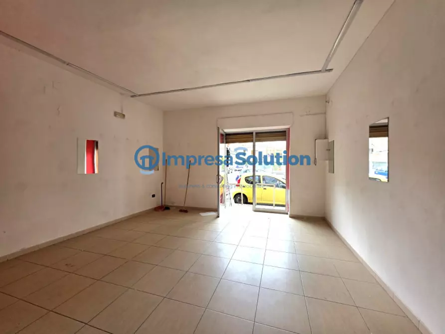 Immagine 7 di Negozio in affitto  in Via Federico II a Napoli