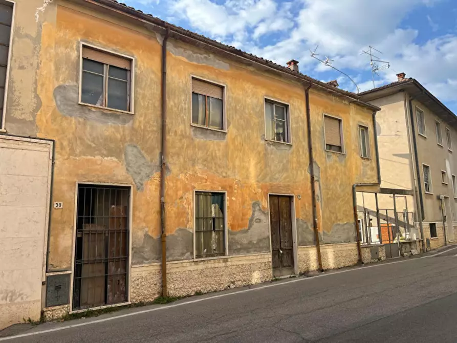 Immagine 1 di Appartamento in vendita  in via Ponte 32 a Sant'ambrogio Di Valpolicella