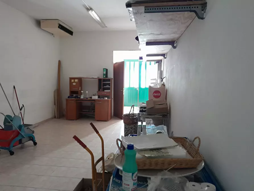Immagine 9 di Negozio in vendita  in Via Guglielmo Marconi 5 a San Pietro Viminario