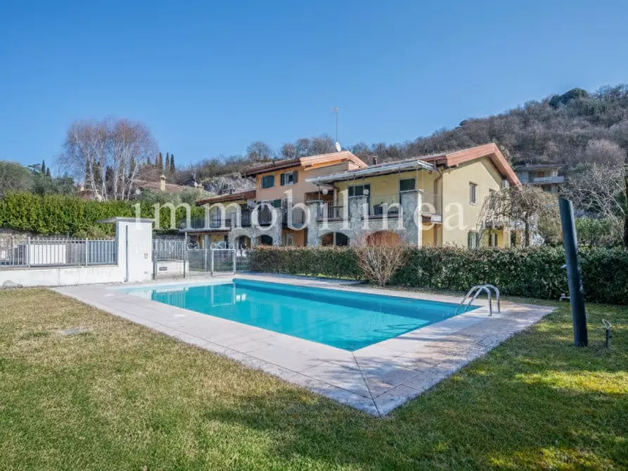 Immagine 2 di Appartamento in vendita  in VIA VOLPARA Piano S1-T a Torri Del Benaco