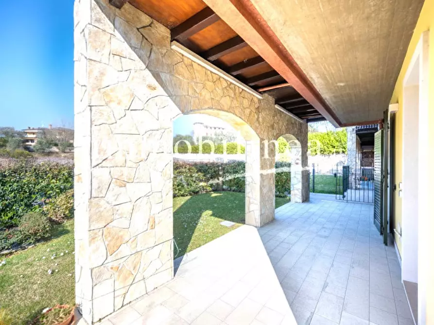 Immagine 5 di Appartamento in vendita  in VIA VOLPARA Piano S1-T a Torri Del Benaco