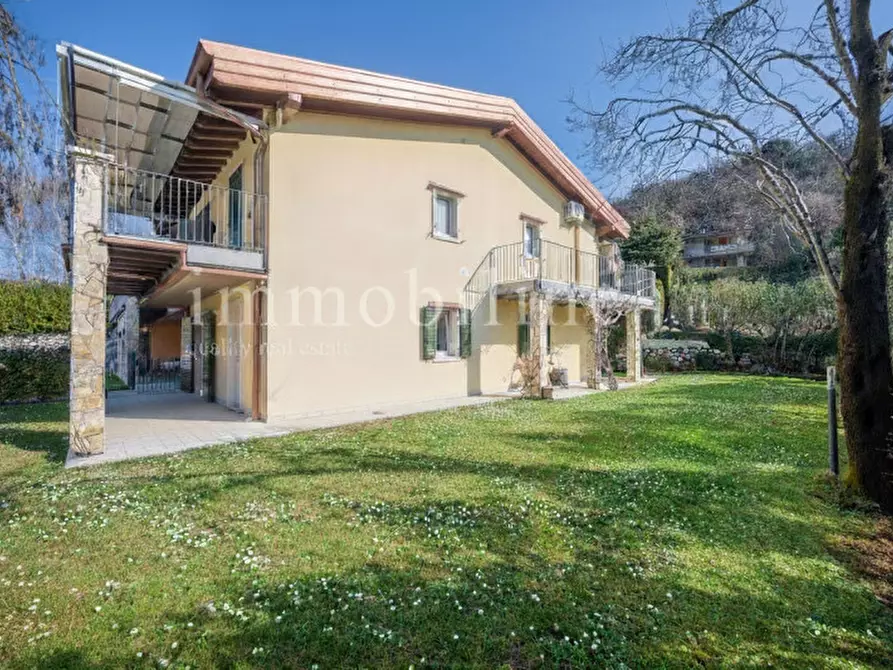 Immagine 8 di Appartamento in vendita  in VIA VOLPARA Piano S1-T a Torri Del Benaco