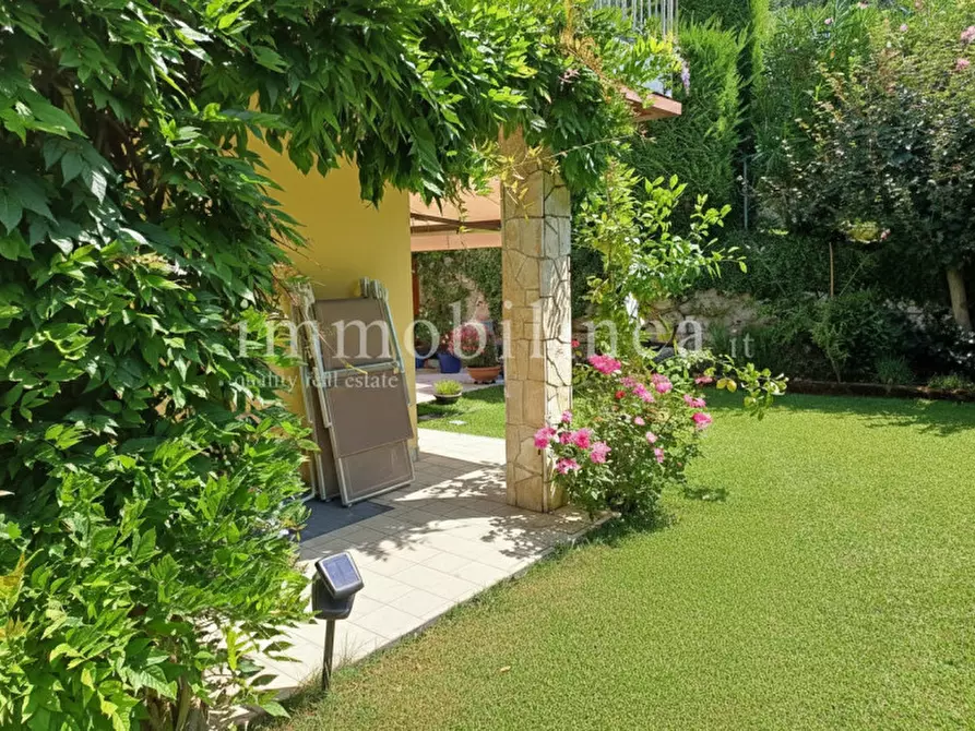 Immagine 12 di Appartamento in vendita  in VIA VOLPARA Piano S1-T a Torri Del Benaco