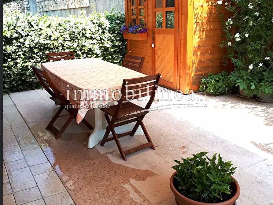 Immagine 15 di Appartamento in vendita  in VIA VOLPARA Piano S1-T a Torri Del Benaco