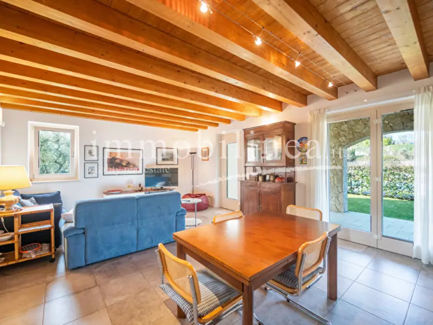 Immagine 17 di Appartamento in vendita  in VIA VOLPARA Piano S1-T a Torri Del Benaco