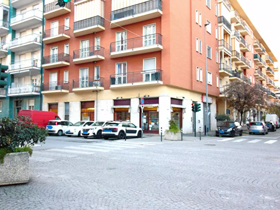 Immagine 1 di Attività commerciale in affitto  in Via Sestriere, 29 a Rivoli