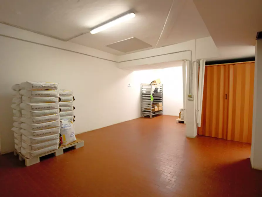 Immagine 6 di Attività commerciale in affitto  in Via Sestriere, 29 a Rivoli