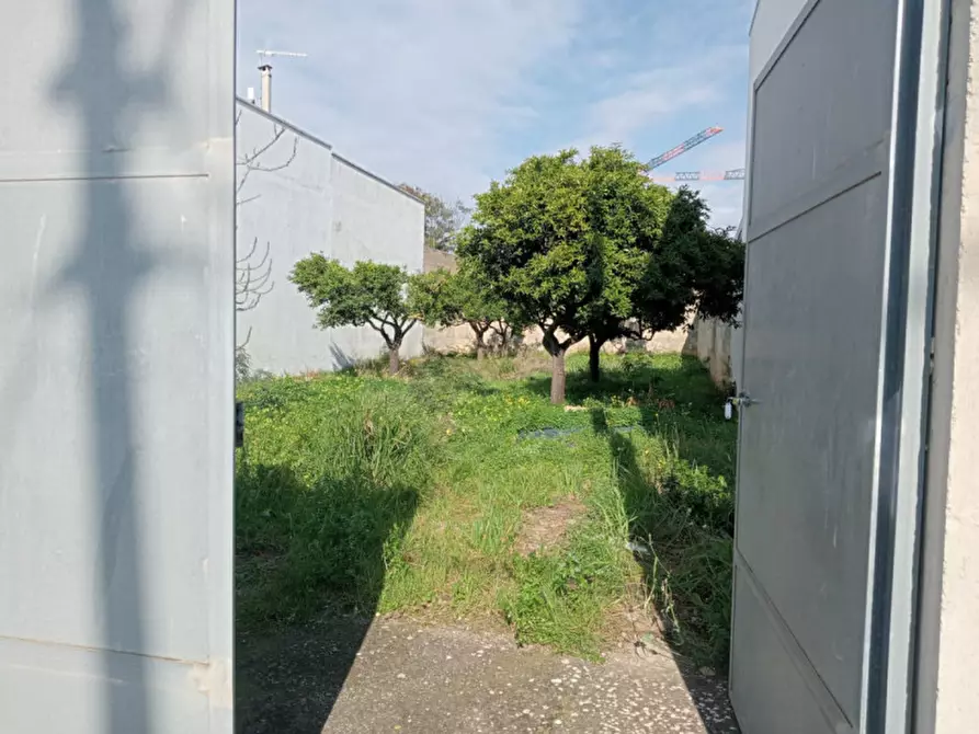 Immagine 1 di Terreno in vendita  in Via Tagliamento a Parabita