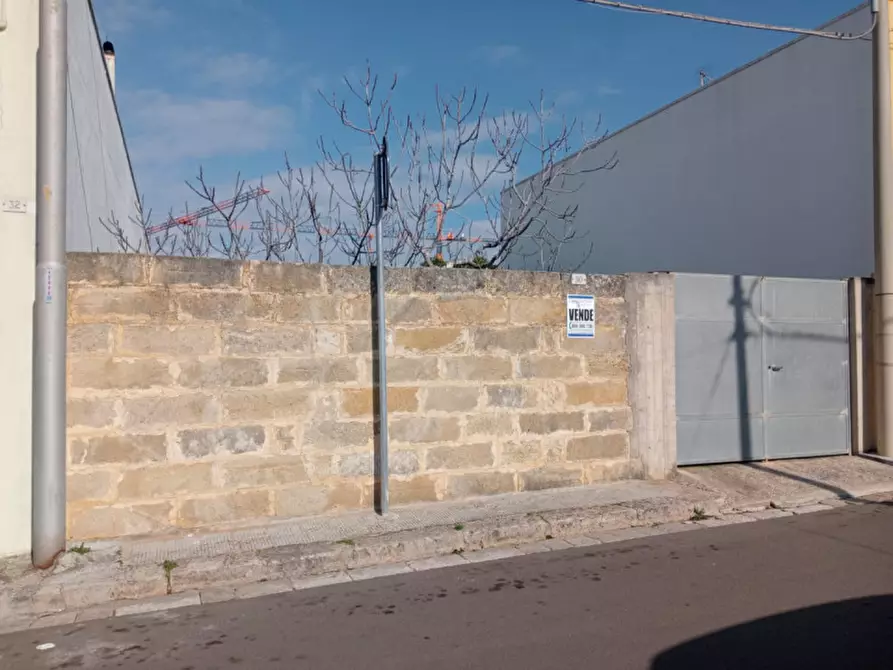 Immagine 2 di Terreno in vendita  in Via Tagliamento a Parabita