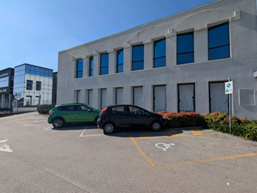 Immagine 1 di Ufficio in affitto  in thiene via gombe 18 a Thiene
