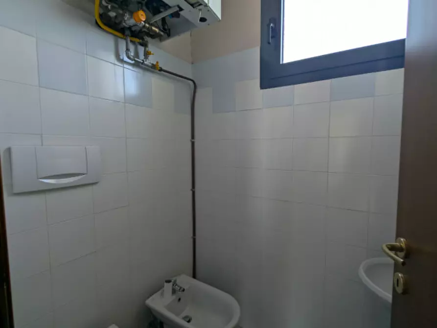 Immagine 12 di Ufficio in affitto  in thiene via gombe 18 a Thiene