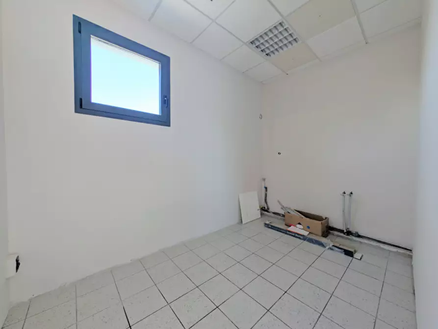 Immagine 13 di Ufficio in affitto  in thiene via gombe 18 a Thiene