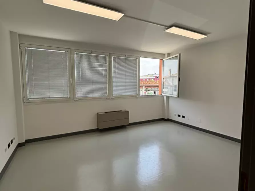 Immagine 4 di Ufficio in affitto  in via del santo a Limena