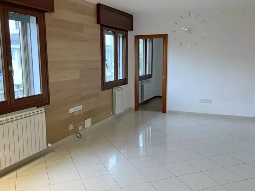 Immagine 5 di Appartamento in vendita  in Viale Mediterraneo a Chioggia
