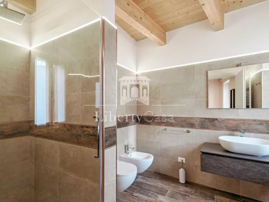 Immagine 15 di Casa indipendente in vendita  in Via Fornico a Gargnano