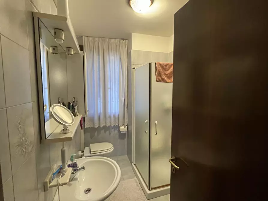 Immagine 11 di Appartamento in vendita  in Piazza XIII Martiri a Cavaso Del Tomba