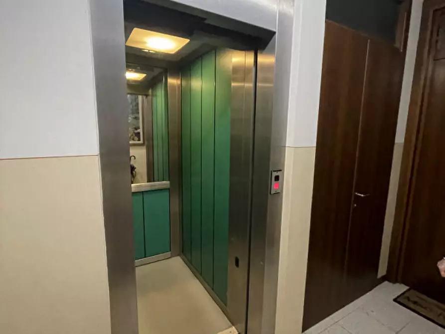 Immagine 12 di Appartamento in vendita  in Piazza XIII Martiri a Cavaso Del Tomba