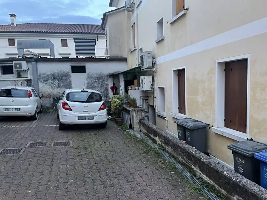 Immagine 14 di Appartamento in vendita  in Piazza XIII Martiri a Cavaso Del Tomba
