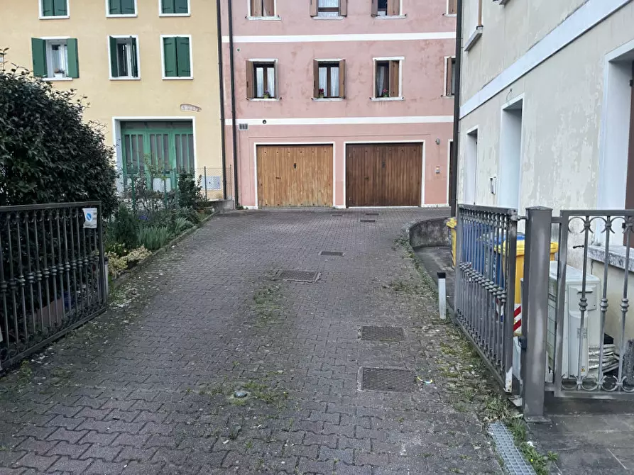 Immagine 15 di Appartamento in vendita  in Piazza XIII Martiri a Cavaso Del Tomba