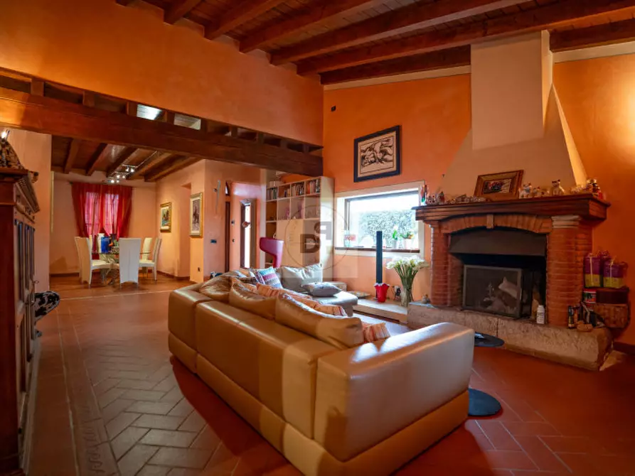 Immagine 2 di Villa in vendita  in VIA MONTEGRAPPA a Calvagese Della Riviera