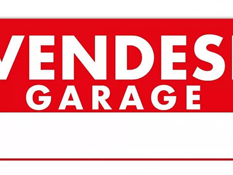 Immagine 1 di Garage in vendita  in Via Roma a Albignasego