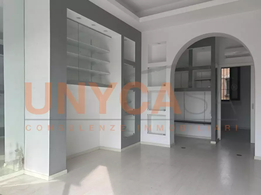 Immagine 3 di Negozio in affitto  a Padova