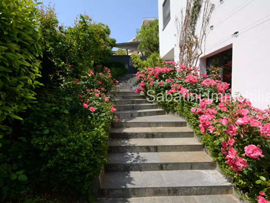 Immagine 9 di Villa in vendita  in strada colle di mezzi 70/2 a Pescara