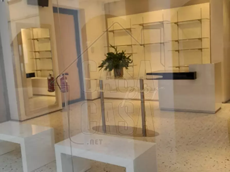 Immagine 2 di Negozio in affitto  in via Roma Monselice a Monselice