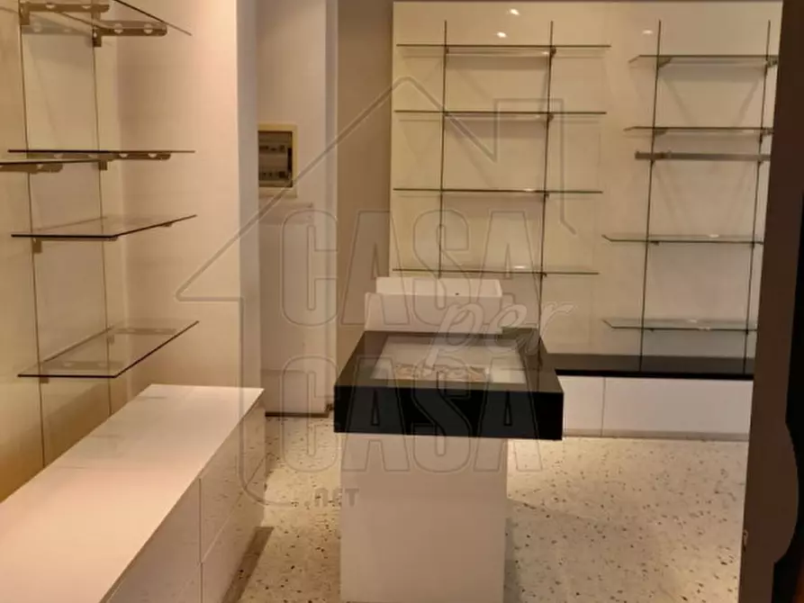 Immagine 3 di Negozio in affitto  in via Roma Monselice a Monselice