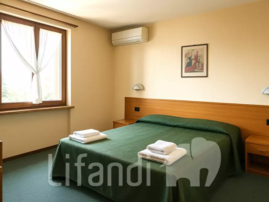 Immagine 13 di Palazzo in vendita  a Caprino Veronese