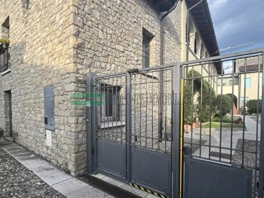 Immagine 1 di Appartamento in vendita  in Via Forcella a Gussago