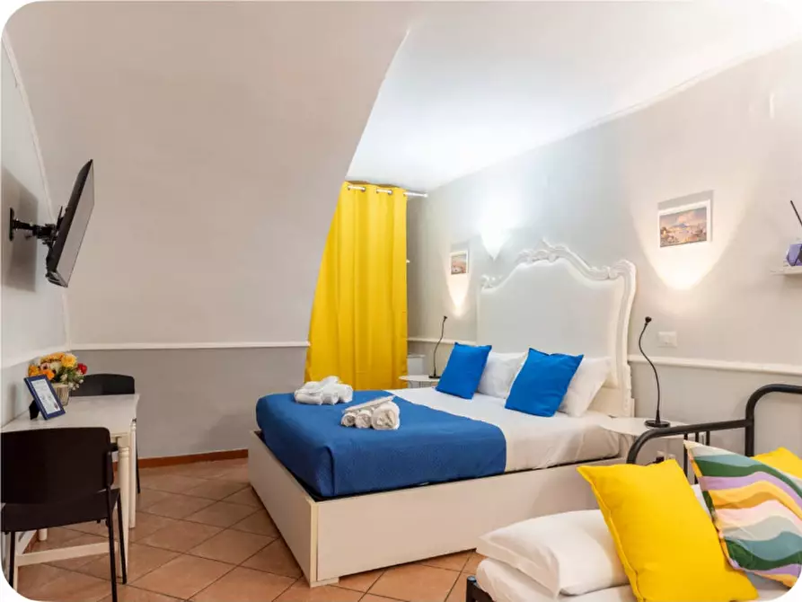 Immagine 25 di Appartamento in affitto  in Via Nilo a Napoli