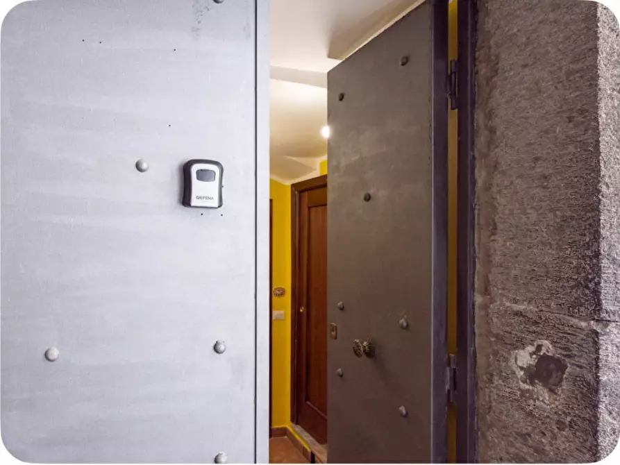 Immagine 32 di Appartamento in affitto  in Via Nilo a Napoli