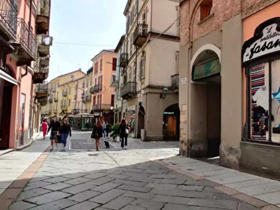 Immagine 4 di Negozio in vendita  in Corso Vittorio Alfieri 281 a Asti