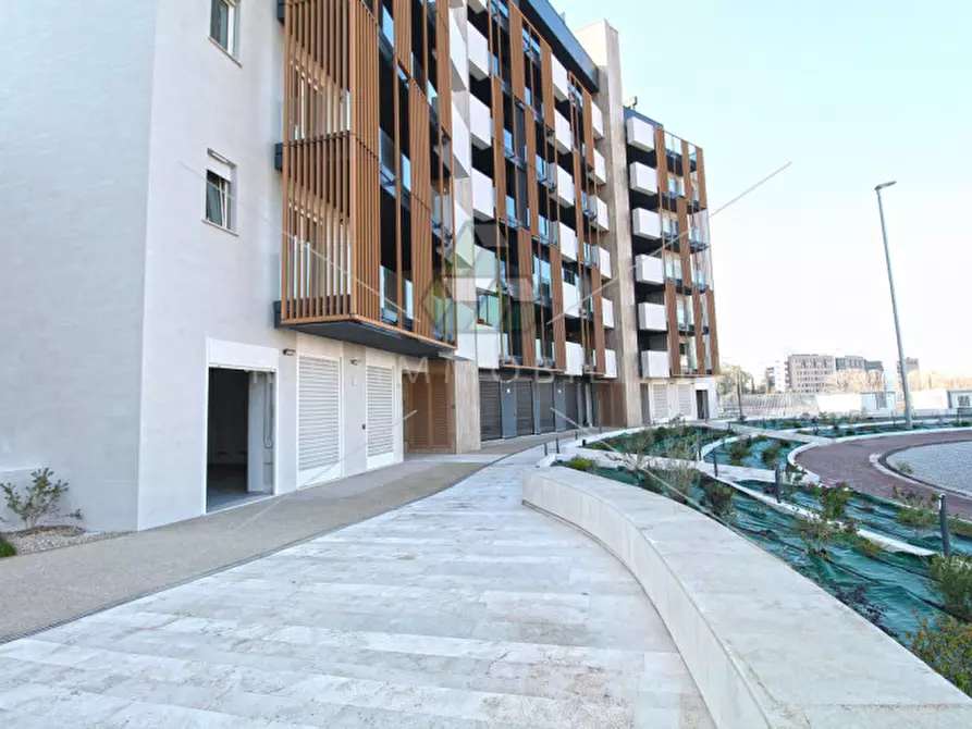 Immagine 5 di Negozio in vendita  in Via Giana Anguissola a Roma