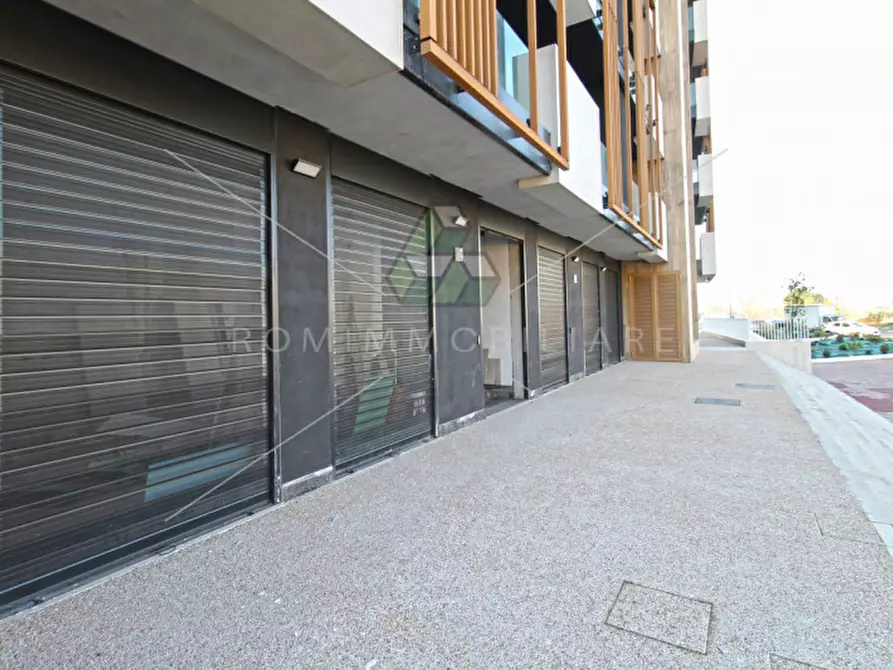 Immagine 8 di Negozio in vendita  in Via Giana Anguissola a Roma