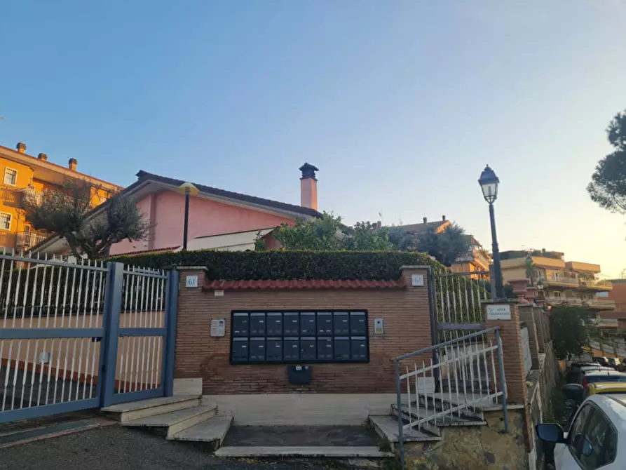 Immagine 5 di Villa in vendita  in VIA DEI BUONVISI a Roma