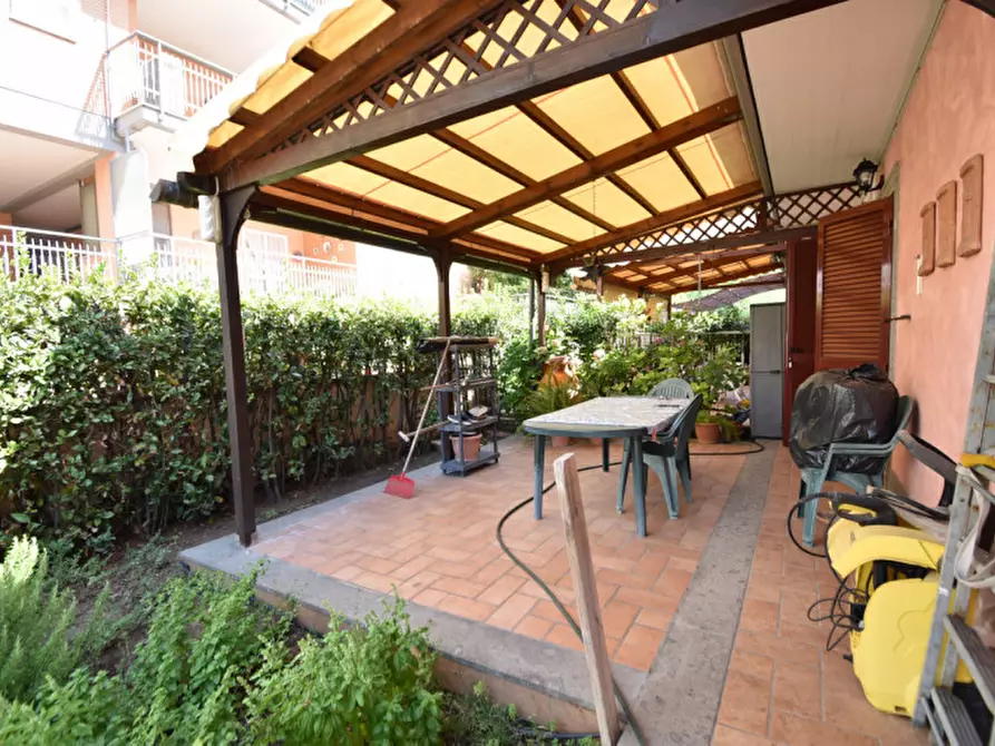 Immagine 6 di Villa in vendita  in VIA DEI BUONVISI a Roma