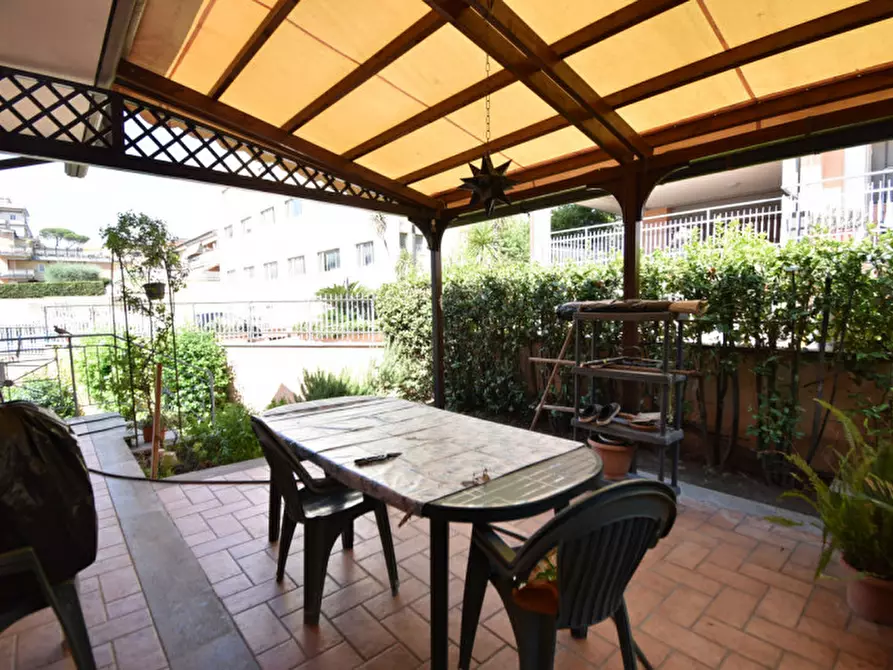 Immagine 20 di Villa in vendita  in VIA DEI BUONVISI a Roma