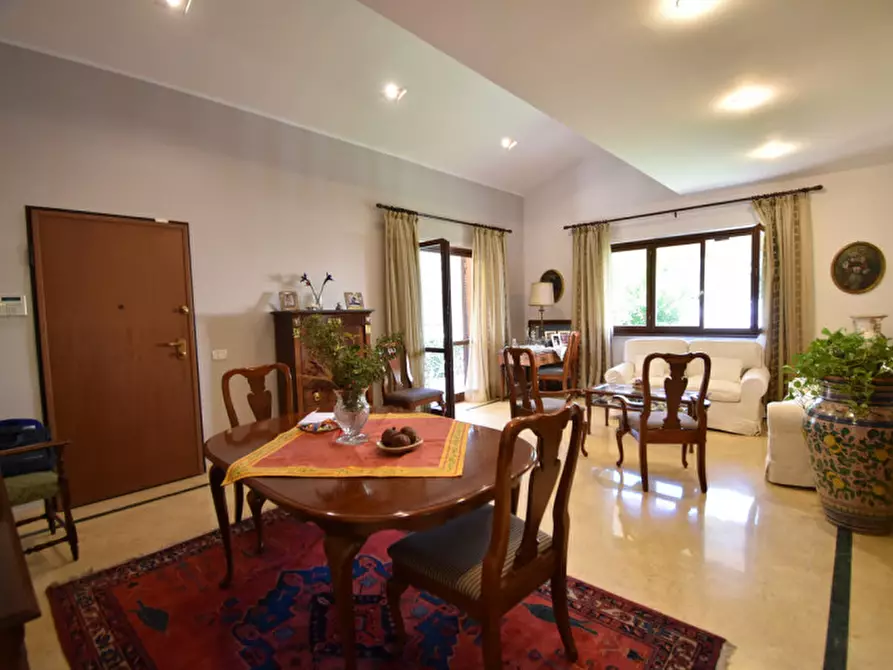 Immagine 24 di Villa in vendita  in VIA DEI BUONVISI a Roma